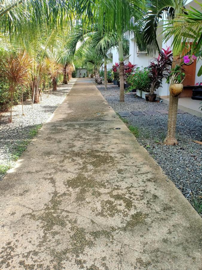 Coconoi Residence Nai Harn Eksteriør billede